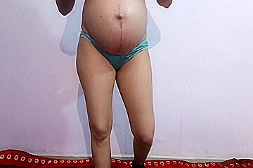 student 18+ Ko Women Teacher Ne Nude Dance Kiya
