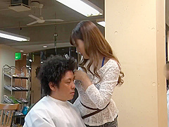 221017美容室で誘惑してくるロリ美少女b