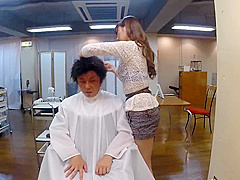 221017美容室で誘惑してくるロリ美少女b