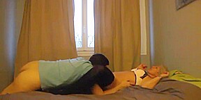 une cougar rejoint Step son jeune amant a l hotel