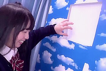 230430彼氏のちんこも分からない少女10