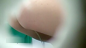womens toilet piss (2)