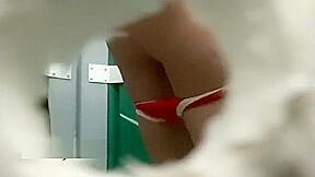 womens toilet piss (2)